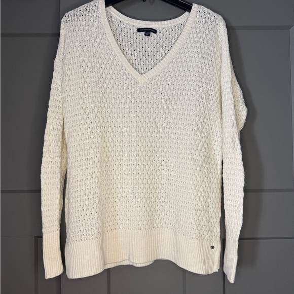 American Eagle Outfitters White V-Neck Sweater - Picture 1 of 5